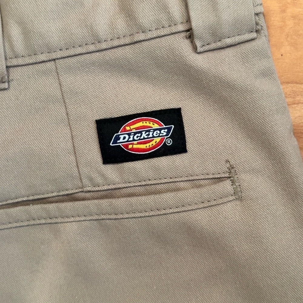 NWOT Dickies Mens Cargo Shorts Khaki/Tan Flat Front Size 44 Belt Loops - Picture 5 of 9